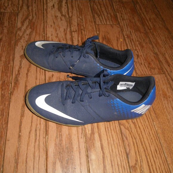 Teen's / Men's Nike Indoor Soccer Athletic Shoes - Picture 2 of 4